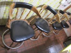 lot 33 image: Set of (4) Wood framed Swivel stools with pleather covered seat and partial back with nailhead accents