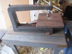 lot 77 image: Large Vintage Craftsman Jig Saw model # 113 20720 with attached wood bench base