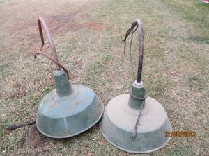 lot 92 image: Pair of (2) metal outdoor hanging lights