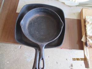 lot 123 image: Set of (2) cast iron frying pans