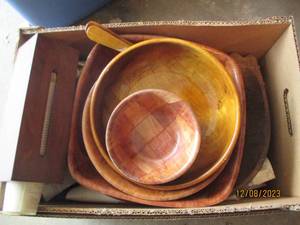 lot 164 image: Collection of wood serving bowls and other dishes