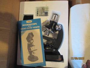lot 187 image: Vintage 2-way microscope with micro-slide viewer with Polaroid model 30 land camera