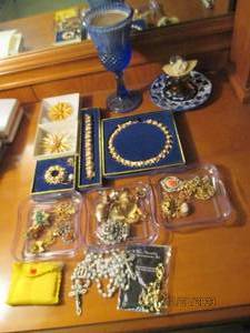 lot 264 image: Blue fluted glass candle holder and variety of costume jewelry and jewelry trays