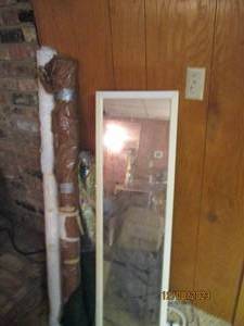lot 269 image: Full length mirror and 3-skeins of assorted fabrics