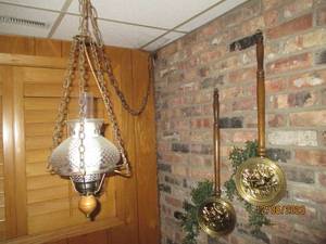lot 3 image: Plug-In Pendulum Style Hanging lamp with 2pc oversized key wall decor