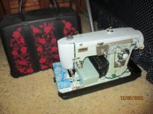 lot 6 image: Brother Project 211 Sewing machine with hardside travel cover