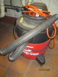 lot 12 image: 5-gallon 1.5hp shop vac