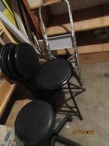 lot 25 image: Grouping of assorted style stools