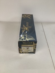 lot 21 image: Bellevue Luxury Candle 4-pack 12oz candles