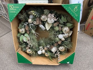lot 18 image: C.G. Hunter 30 Christmas Decorative Wreath with 50 LED Lights - Like New Open  Damaged Box