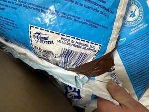 lot 93 image: Diamond Crystal 804017 Solar Naturals Water Softener Salt, 50 Lbs - New damaged bag