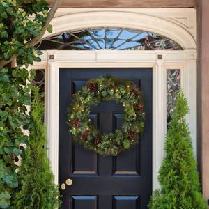 lot 50 image: New 32 Greenery Artificial Christmas Wreath with Dual Color L.E.D. Lights - 2 of 7