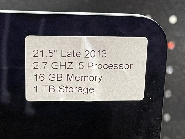 lot 20 image: Late 2013 Apple 21.5 Desktop Computer