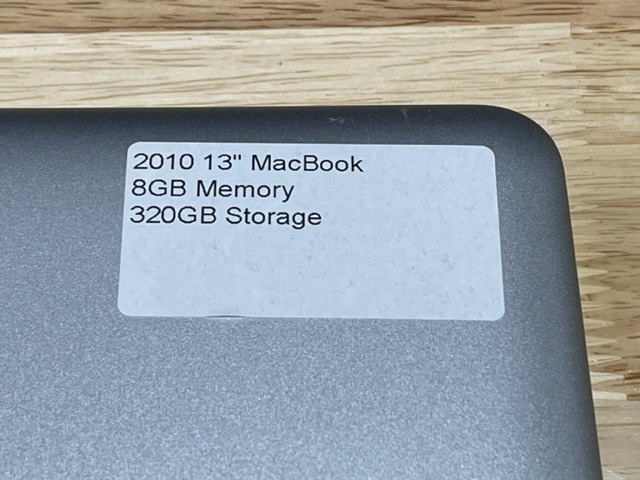 lot 6 image: 2010 13 MacBook