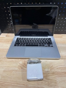 lot 7 image: 2012 13 MacBook