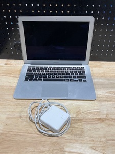 lot 9 image: 2011 MacBook Air