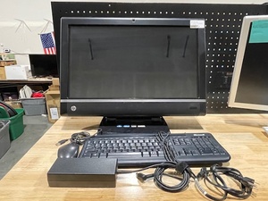 lot 14 image: 23 HP TouchSmart 9300 Elite All In One