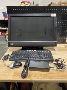 lot 15 image: 23 HP TouchSmart 9300 Elite All In One