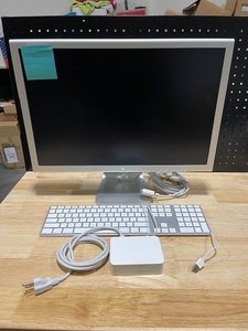 lot 21 image: 23 Apple Cinema HD Display