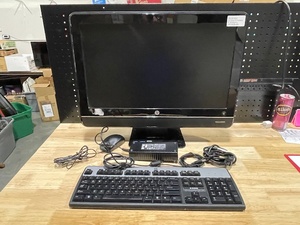 lot 37 image: 23 HP Compaq 8200 Elite