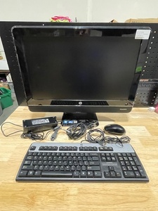 lot 38 image: 23 HP Compaq 8200 Elite