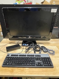 lot 40 image: 23 HP Compaq 8200 Elite