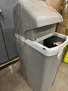 Rheem Preferred 32,000 Grain Water Softener Not working used for parts only