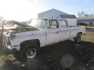 lot 21 image: Chevy 33 Crew Cab Diesel