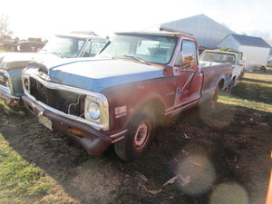 lot 17 image: 71 Chevy C20 Pickup