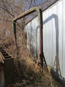 lot 39 image: Vintage Gantry Crane