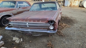 lot 5-A image: 1965 Plymouth Fury llll