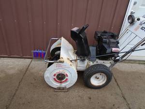 lot 108 image: Roper 1026 snow blower. Heavy duty unit. New carb, points & condenser. Tested & works. As shown.
