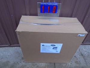 lot 110 image: New factory reconditioned 30000 btu natural gas vent free heater with thermostat. As shown.