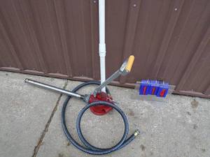 lot 114 image: Barrel pump. Good used condition. As shown.