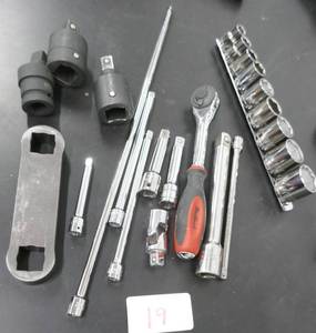 lot 19 image: sockets and extensions 14