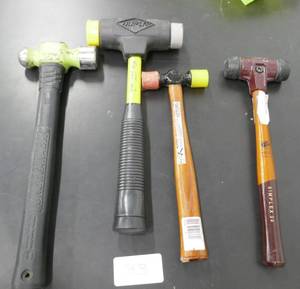 lot 33 image: Lot of 4 hammers