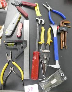 lot 38 image: Lot of misc tools
