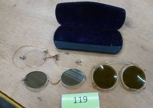 lot 119 image: vintage glasses and sunglasses