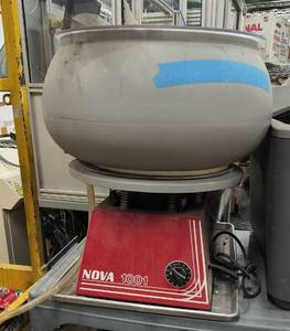 lot 159 image: Nova 1001 HDT finishing tumbler
