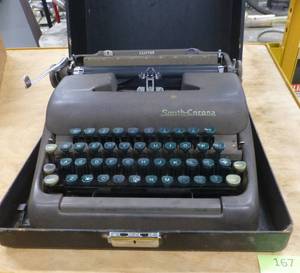 lot 167 image: Nice condition vintage Smith Corona typewriter in case
