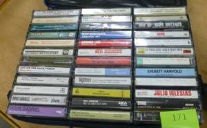 lot 171 image: lot of cassette tapes