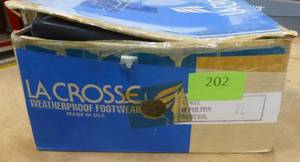 lot 202 image: Size 15 zip up, over shoe rubbers