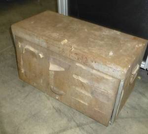 lot 212 image: Vintage Snap-On toolbox full of tools