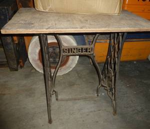 lot 220 image: vintage Singer sewing machine frame table