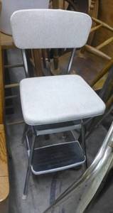 lot 239 image: nice condition vintage chair with pull out steps