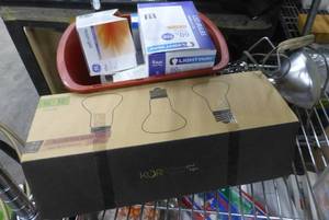 lot 242 image: lot of lightbulbs