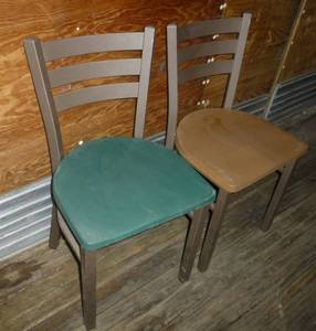 lot 325 image: 3 Caf tables and 5 chairs