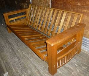 lot 315 image: Quality made, nice futon frame 87 wide, 38 deep
