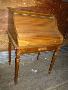 lot 317 image: Nice rolltop writing desk  33w x 24d x 45h