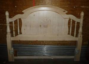 lot 318 image: whitewash wood headboard - I think it is queen